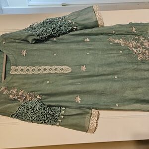 Elegant Green Embroidered Tunic